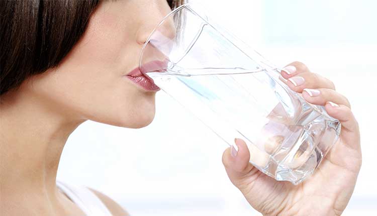 رجيم الماء: فوائد وأضرار رجيم ٣ ايام من صيام الماء على الصحة والتخسيس